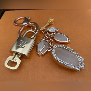 ⭐️Authentic Louis Vuitton lock/key #308 with unbranded keychain flower bag charm